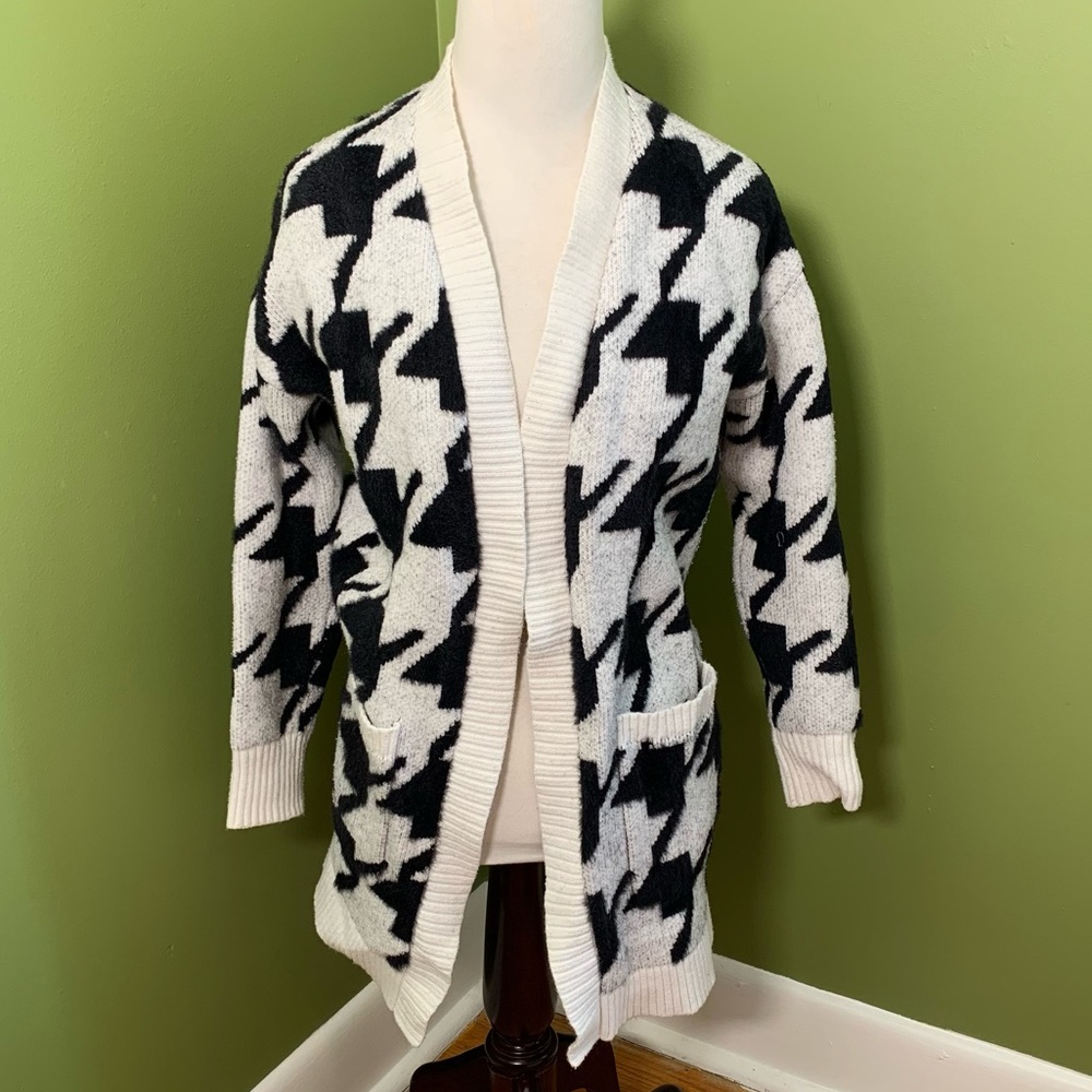Houndstooth cardigan with pockets